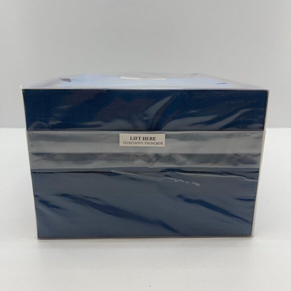 Freedom Endures Gold Tone Statue Music Box 10.25" - Plays God Bless America - Picture 7 of 8